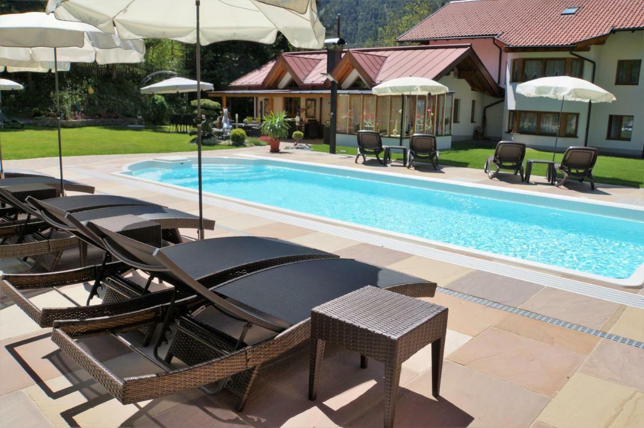 Almrausch, Mit Pool